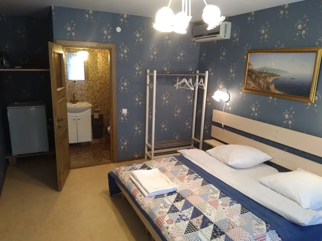 Дом с верандой в саду