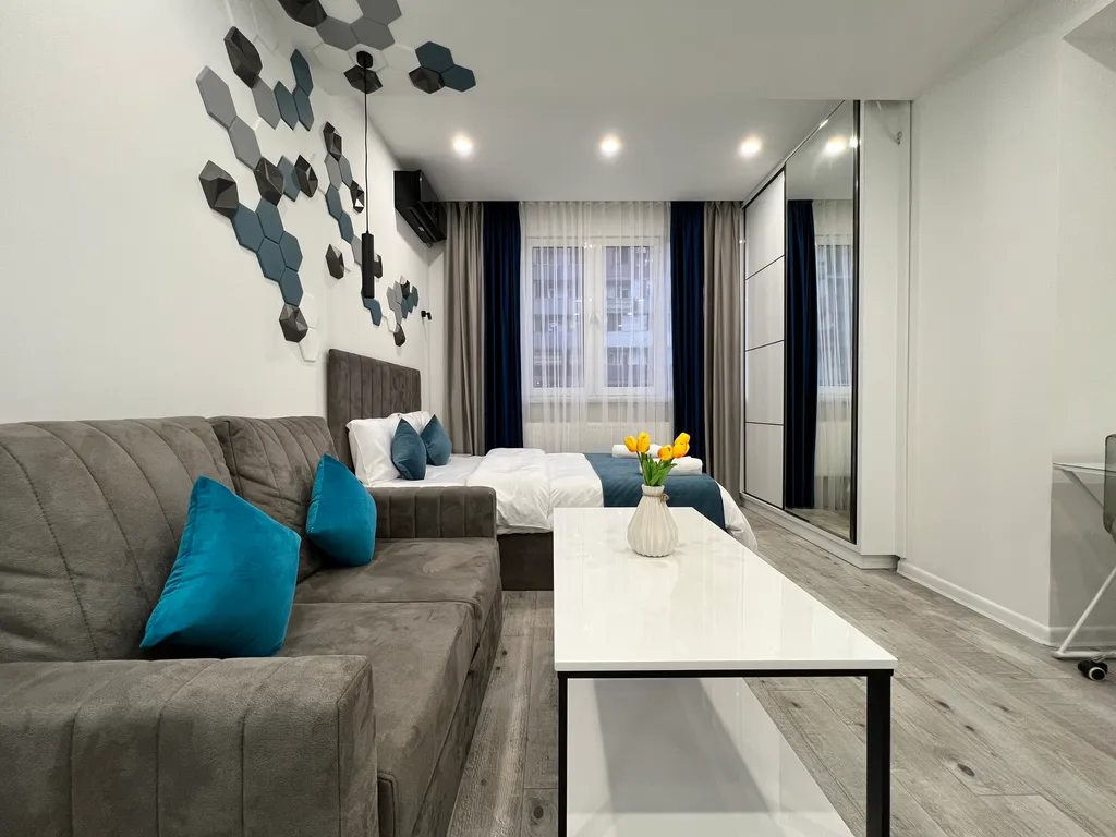 Creative Studio-Work and Relax by Republic Square