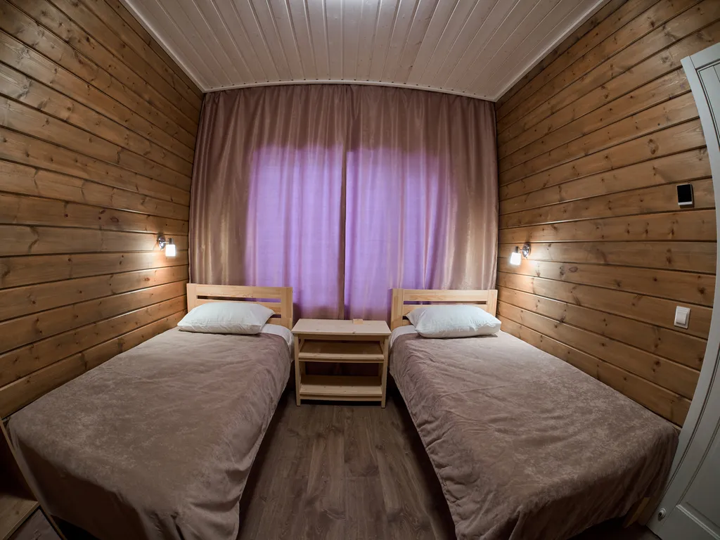 Дом на берегу озера