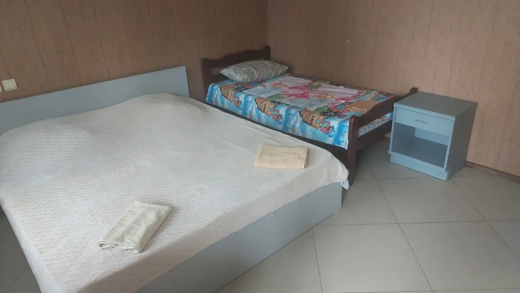 Все номера большие. На 3 взр.