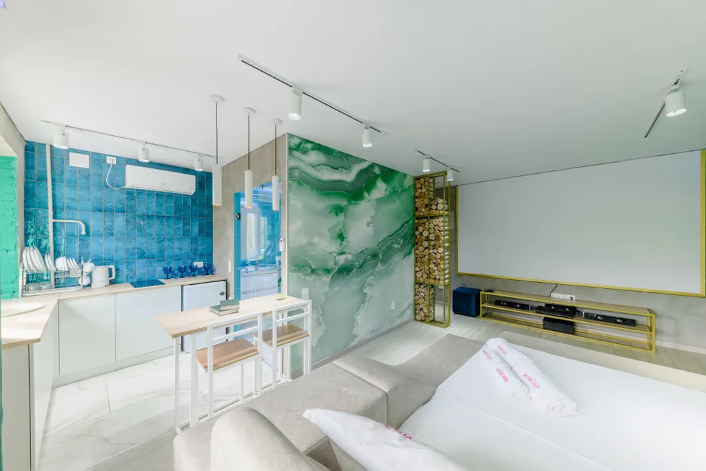 Дизайнерская квартира-студия в центре города