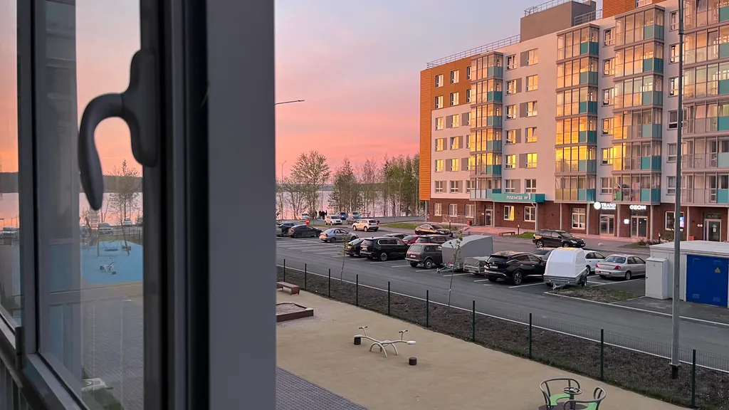 Апартаменты с видом на озеро в элитном районе