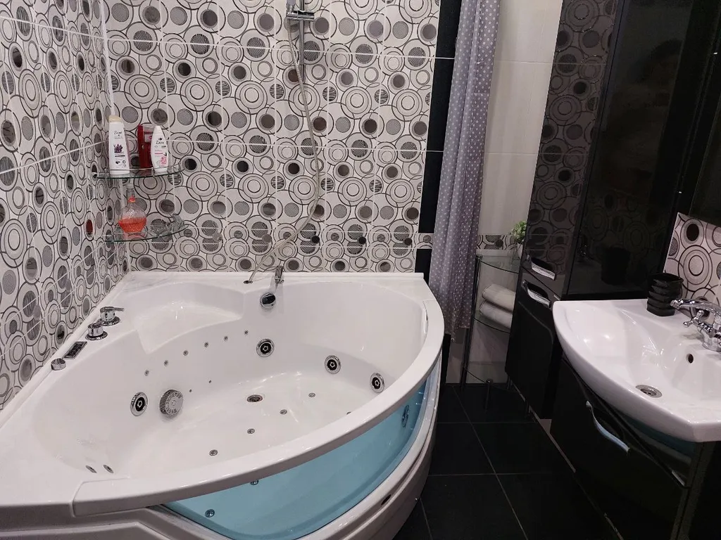 Уютная квартира с джакузи и с видом на Китай и реку Амур