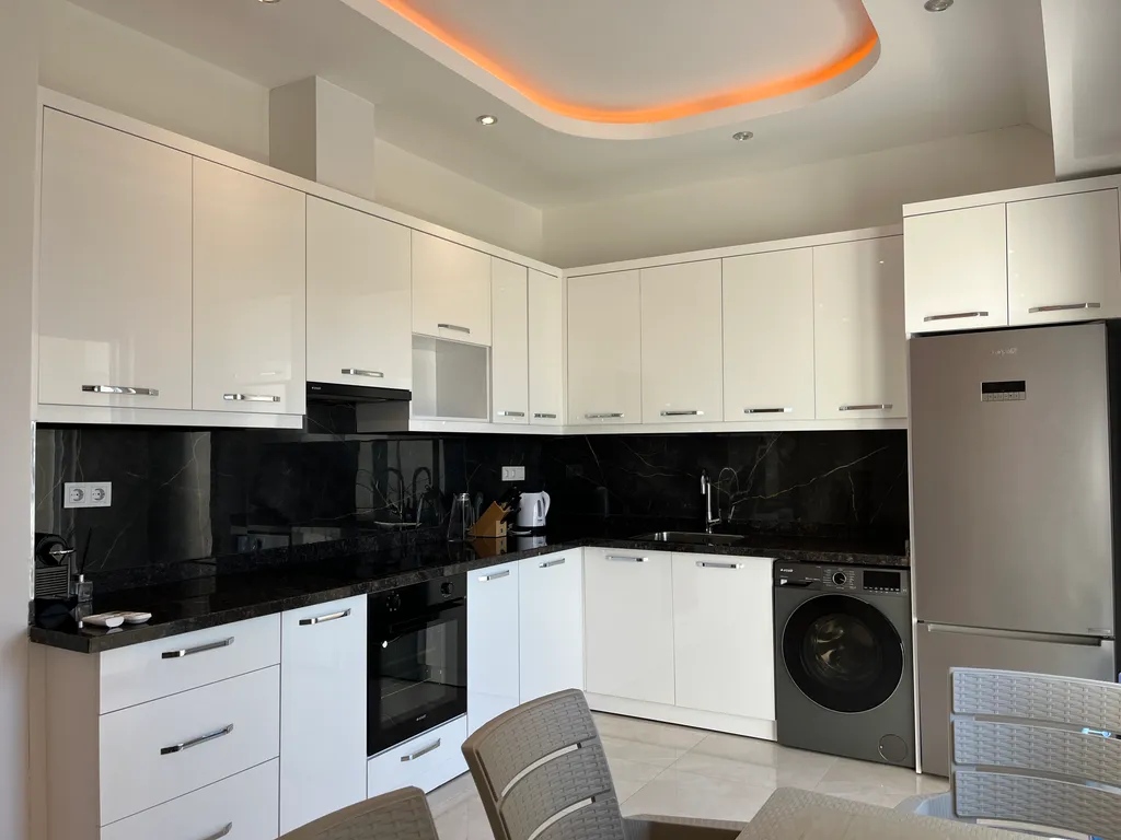 Просторная 2-этажная квартира с видом на море 10 минут от пляжа