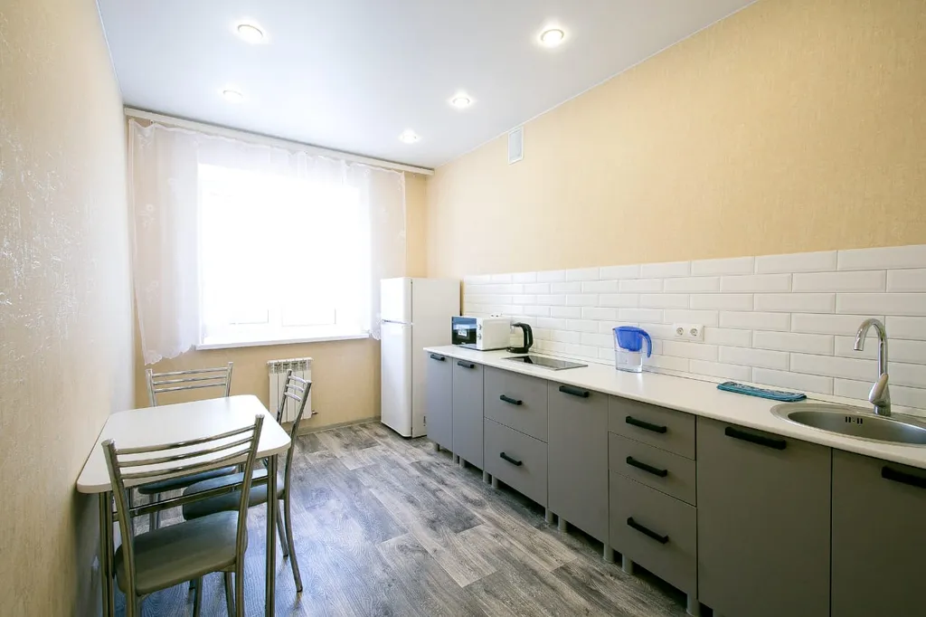 Уютная свежая квартира у набережной