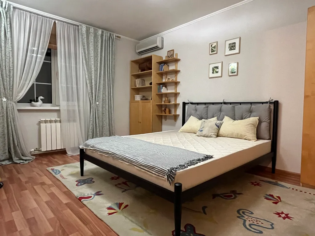 Коттедж в саду