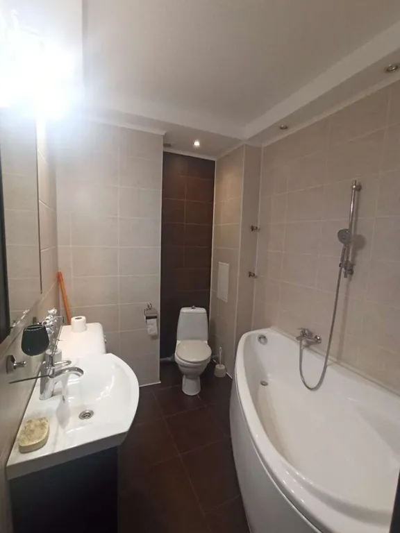 Уютнaя светлая квартира в Рудничнoм рaйонe