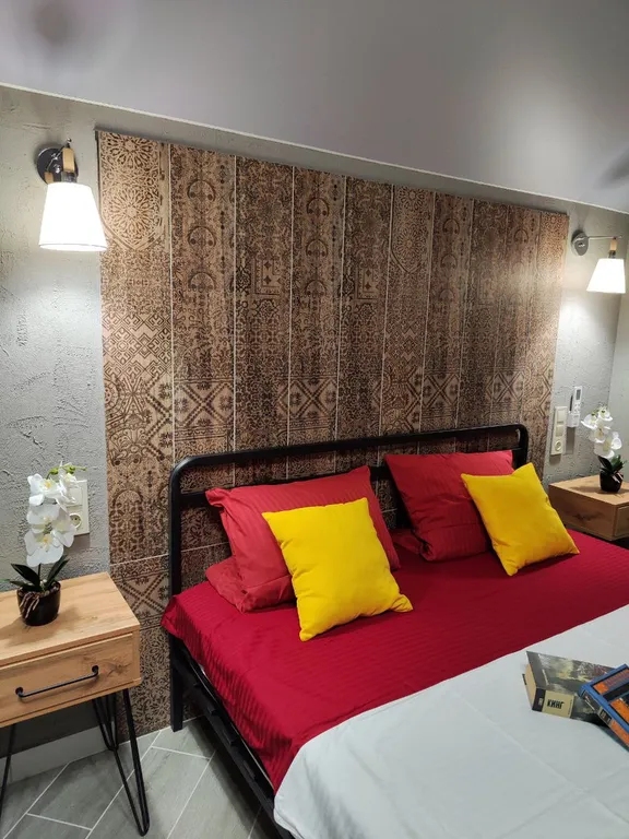 Дом в центре города рядом с набережной