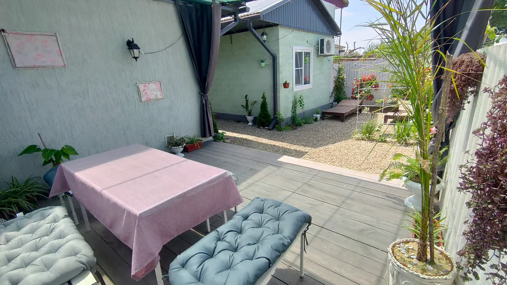 Коттедж Семейный домик у моря с отдельным двориком — Кучугуры