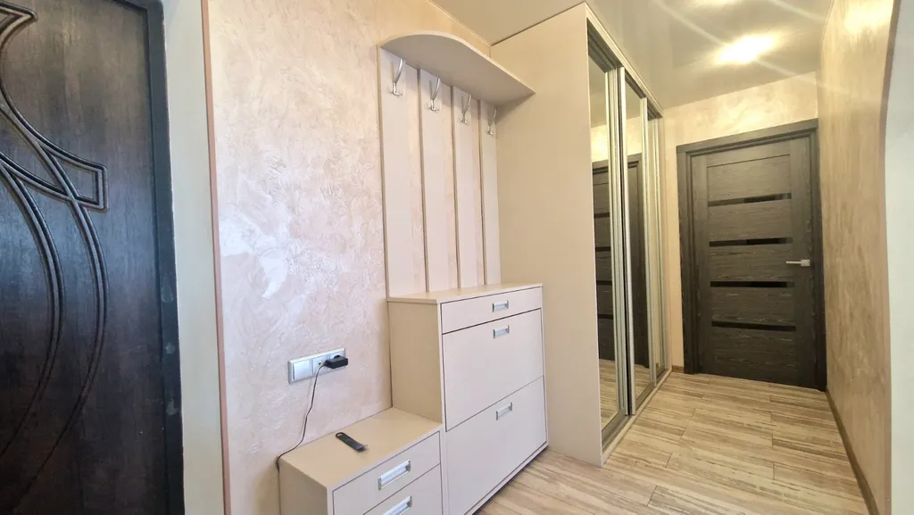 Двухкомнатная просторная квартира недалеко от вокзала