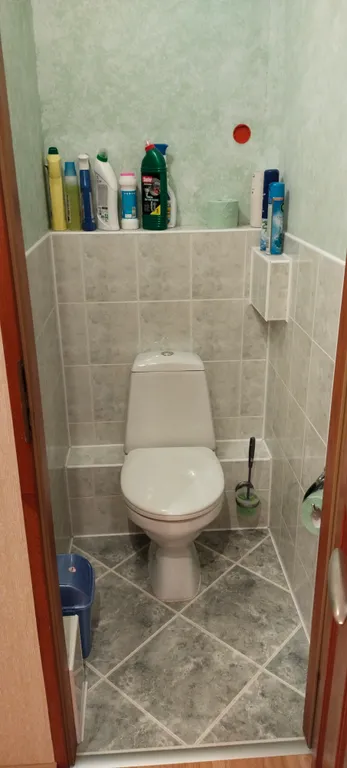 Просторная квартира с большим балконом, в центре города