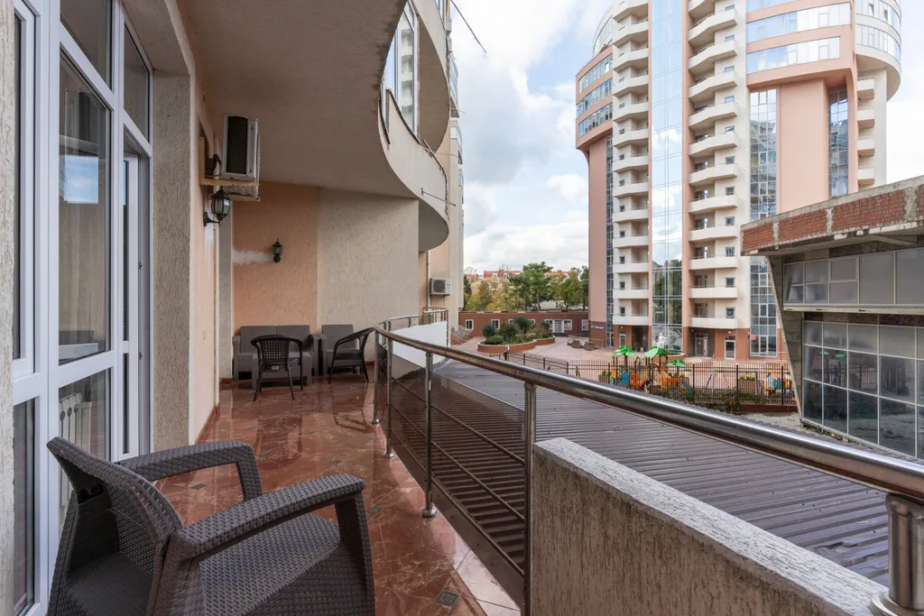 Большая квартира у моря