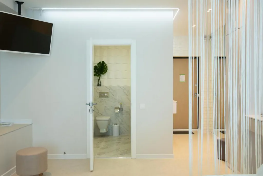 Белоснежный люкс с джакузи у Гринвича