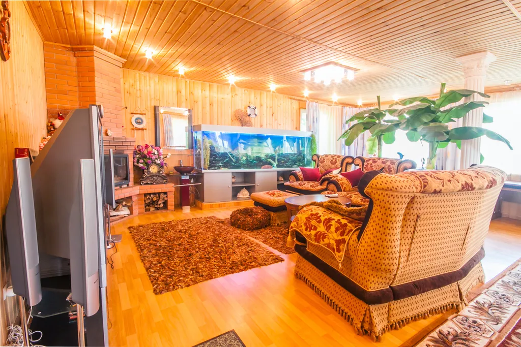 Дом с камином и бильярдом для двух семей