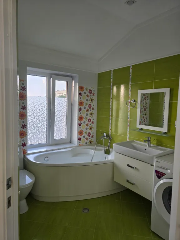 Трёхкомнатная квартира со всеми удобствами