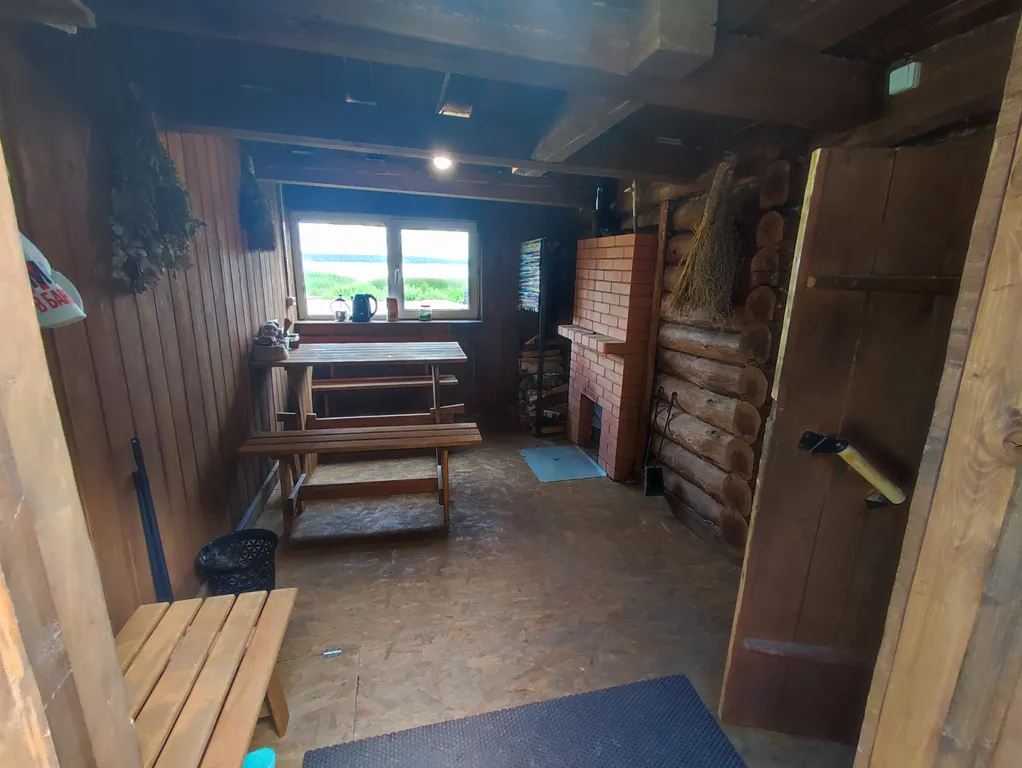 Дом А-фрейм на берегу озера