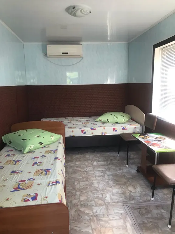 Комната в тени винограда