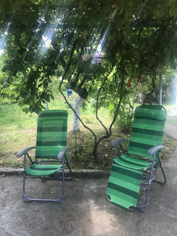 Половина дома с отдельным входом, с садом на берегу Чёрного моря