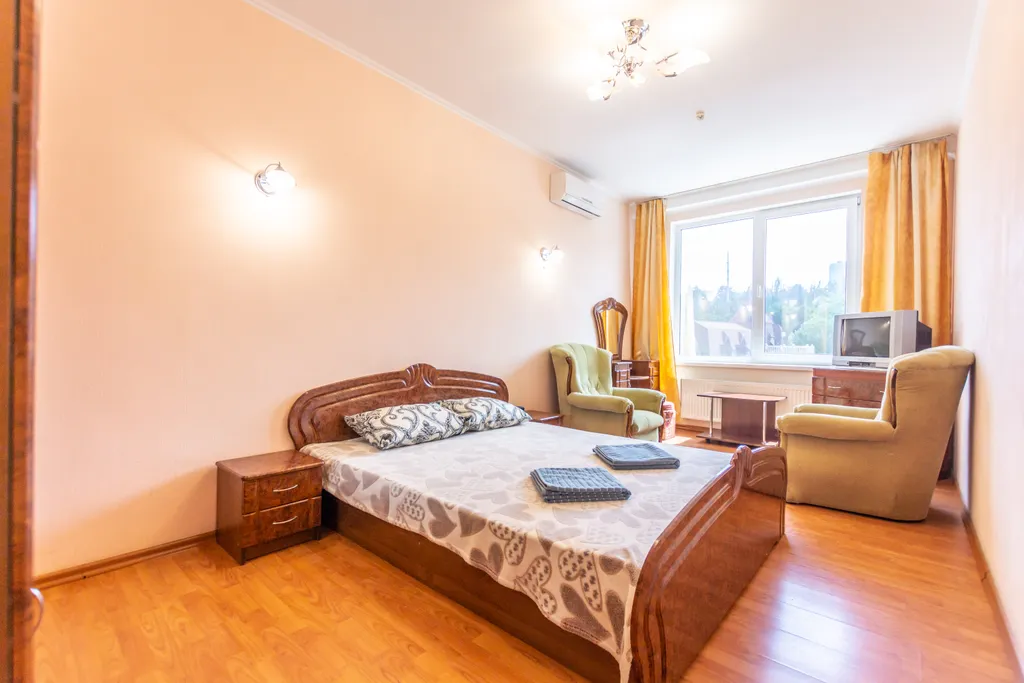 2х комнатные апартаменты в 200 метрах от моря в центое Алушты