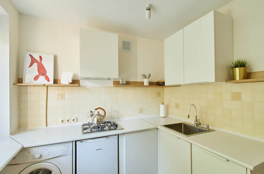 Бежевый Шёпот