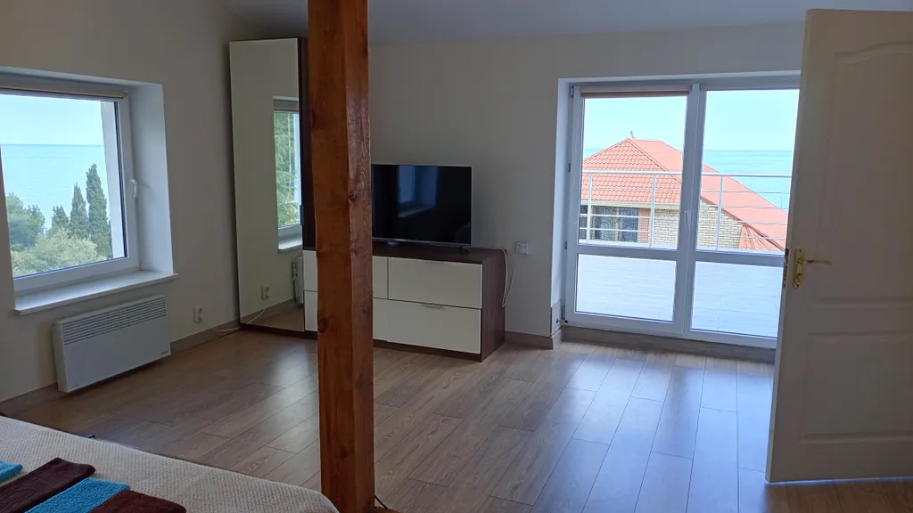 Трёхкомнатная квартира с панорамным видом на море и горы