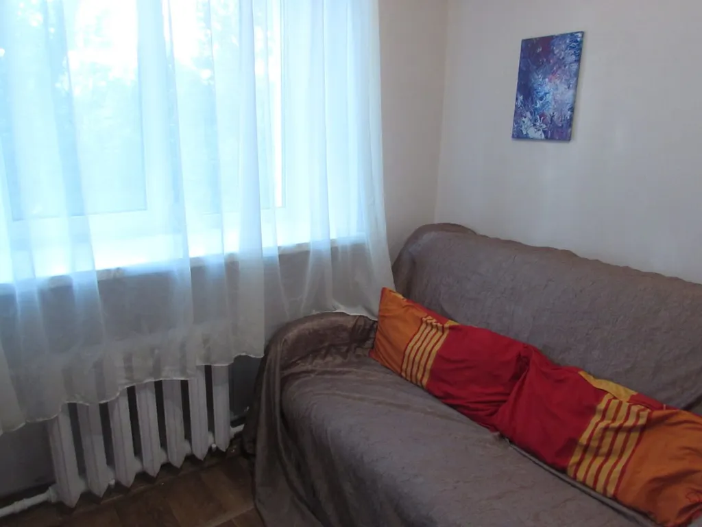 Квартира Удобная комната с кухней-прихожей, сан. Узлом, с входной железной дверь — аренда посуточно в Самара