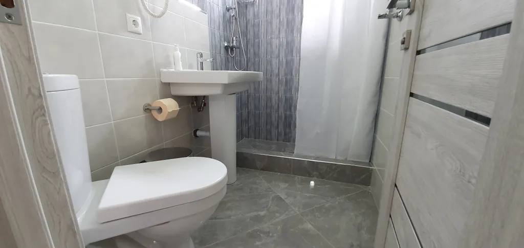 Светлые апартаменты в центре Витязево