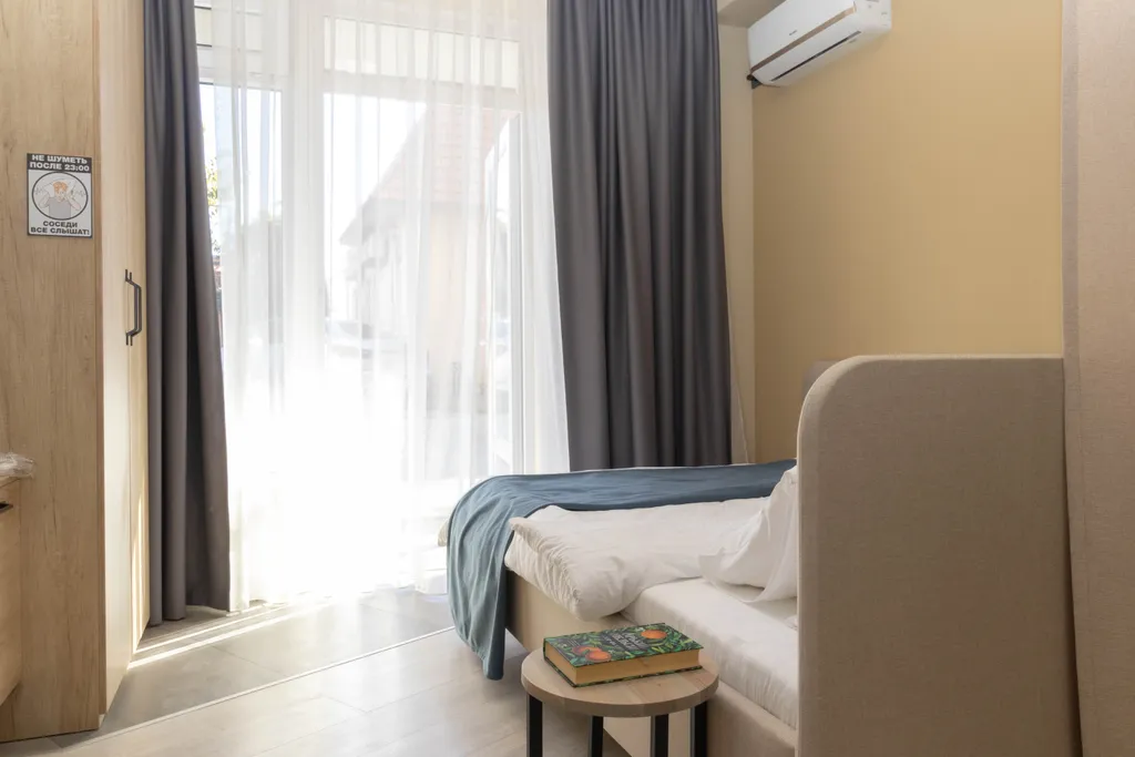 Студия у Массандровского парка в элитном районе Ялты