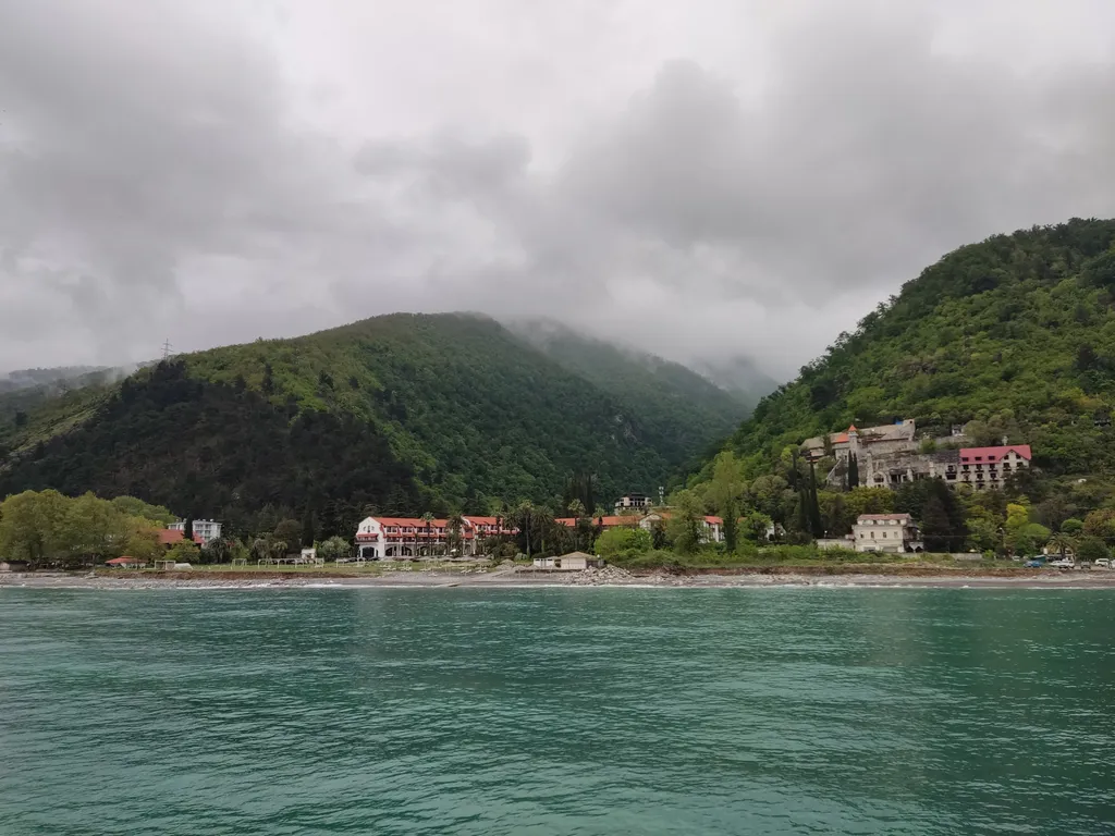 Коттедж Дом в живописном ущелье — Гагра