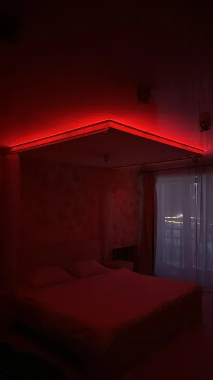 Люкс с огромной кроватью, джакузи и камином