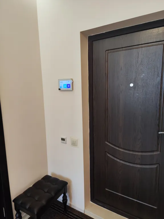 Квартира с камином у леса