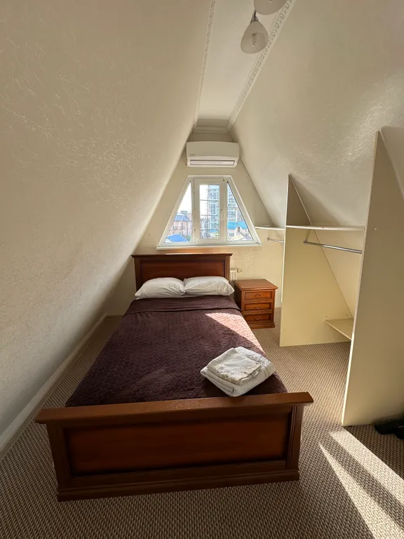 Уютный эллинг на берегу моря и реки