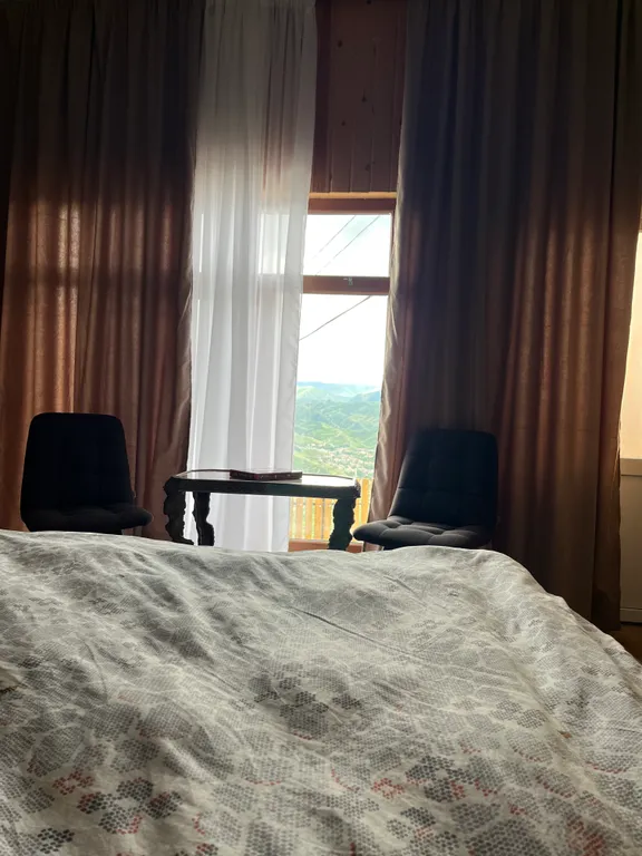 Номер на двоих с видом на горы