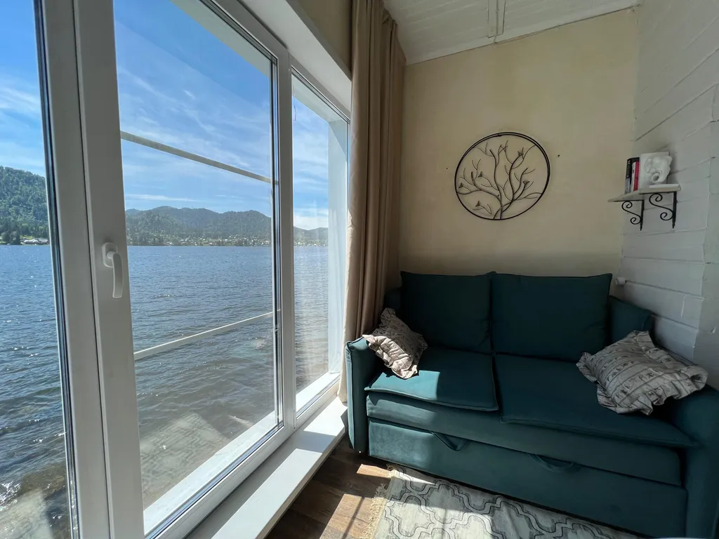 Дом Прованс на берегу озера