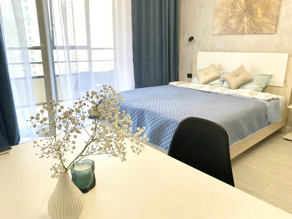 Квартира Квартира Шикарная студия с большим ТВ и панорамными окнами — Шушары