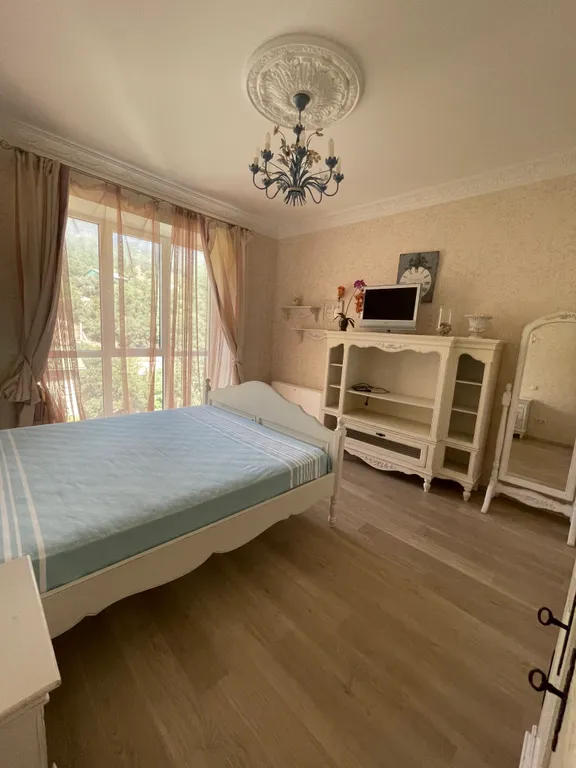 Апарт в Ласпи с террасой, 3 спальни, кухня, у самого моря, для 4-5 человек