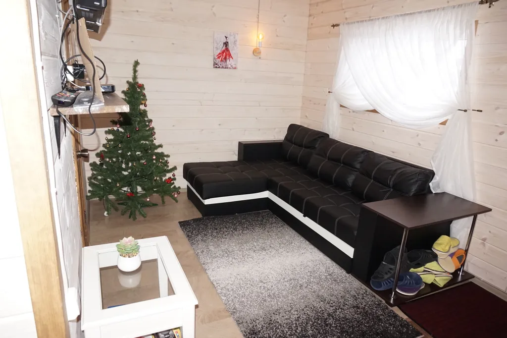 Коттедж Уютный большой дом для дружных компаний — Запорожское