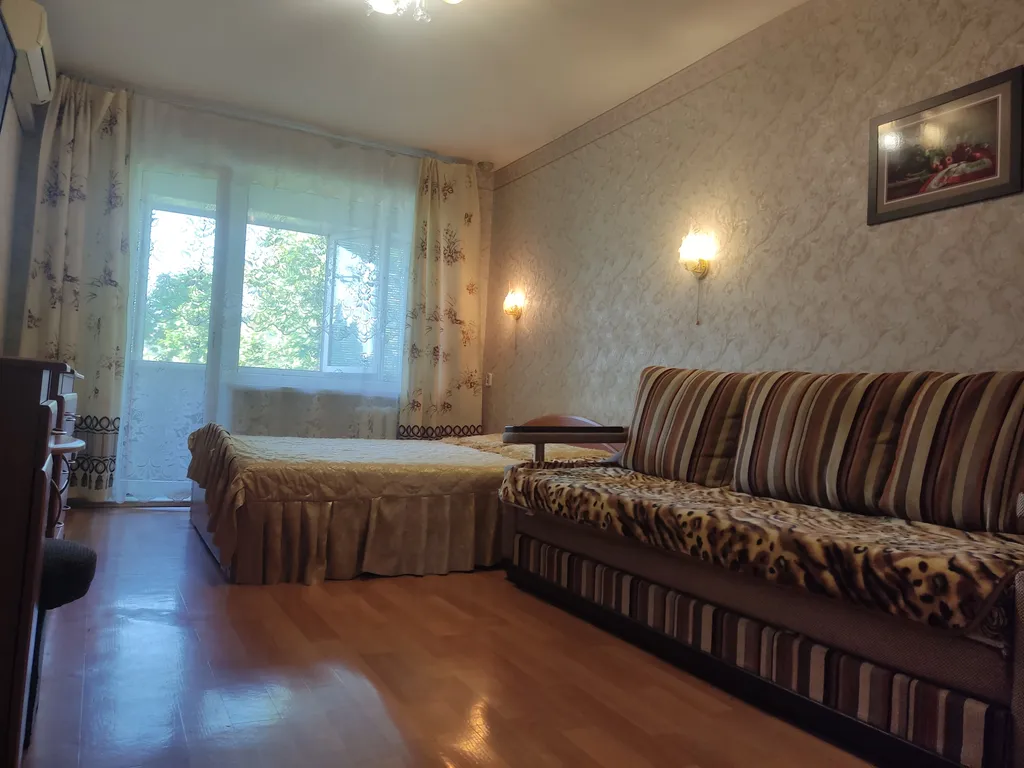 Уютная квартира с видом на море и горы в центре