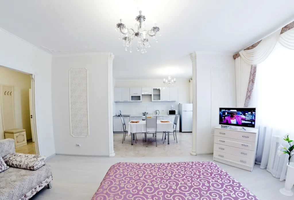 Светлая классическая студия в центре