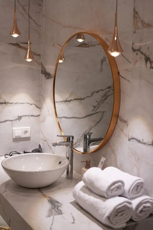 Дизайнерские апартаменты в центре города с 2-мя спальнями