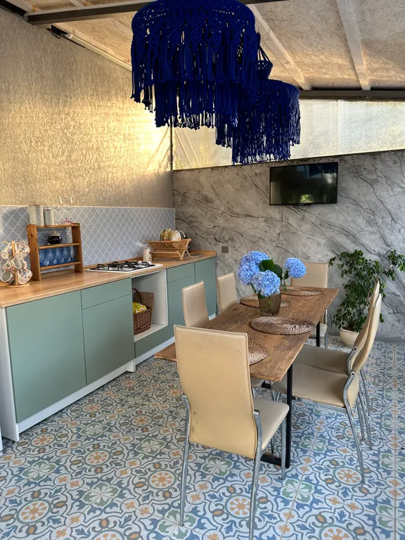 Уютный дом с бассейном и печью