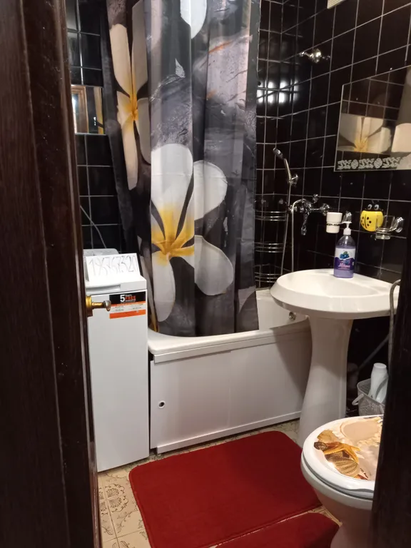 Трёхкомнатная квартира  в самом центре Лазаревского