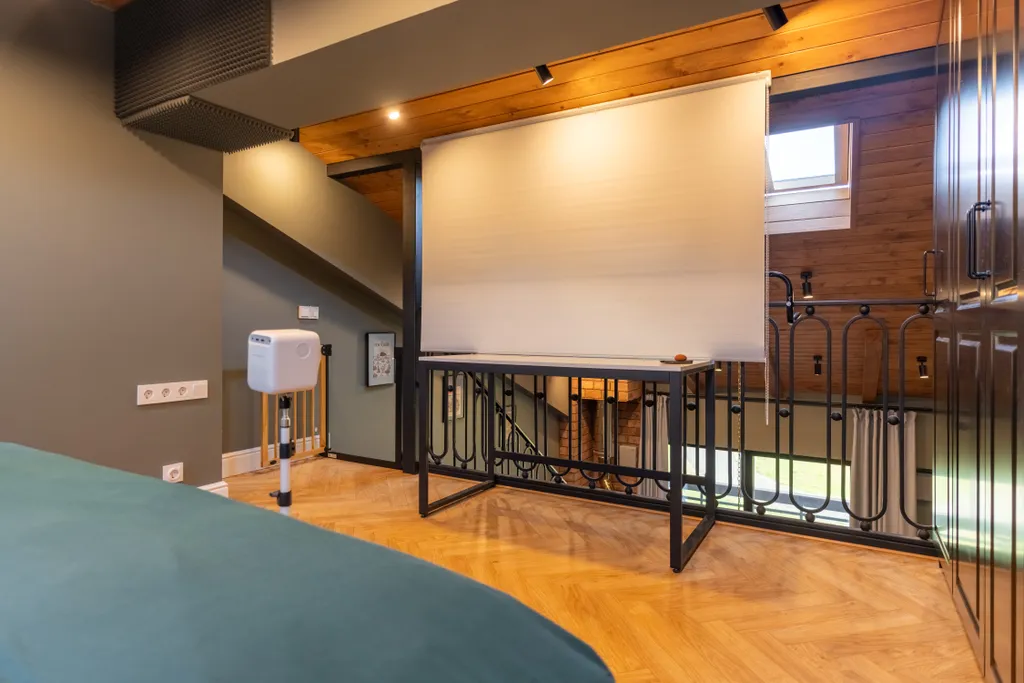 Уютная двухуровневая квартира с камином