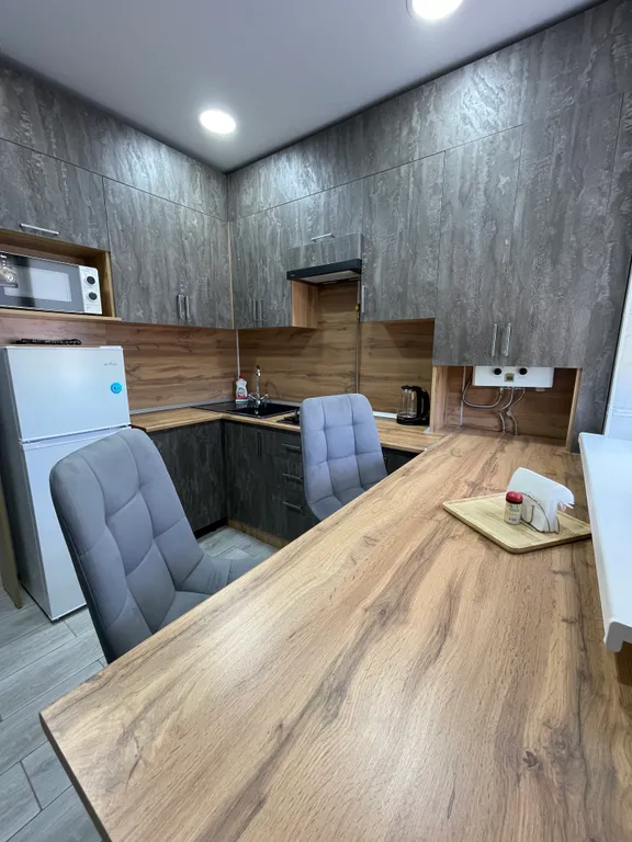 Компактная двушка в балконом и видом на сквер в районе АЭТЗ