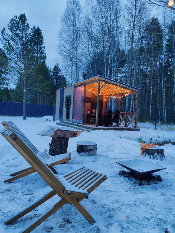 Домик с баней в лесу