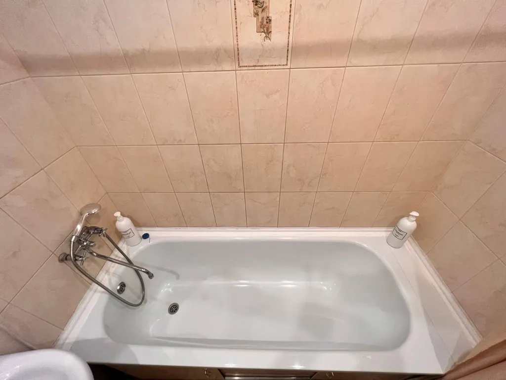 Квартира Уютная светлая студия, центр, ТЦ Вояж, парковка, кафе, аквапарк источник — Тюмень