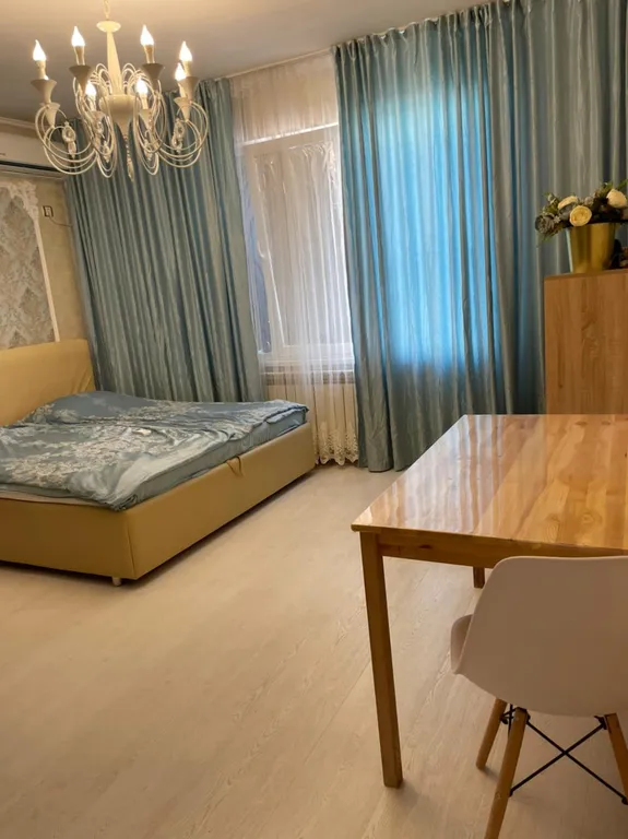 Квартира Квартира Уютная студия для семейной пары с джакузи — Сириус