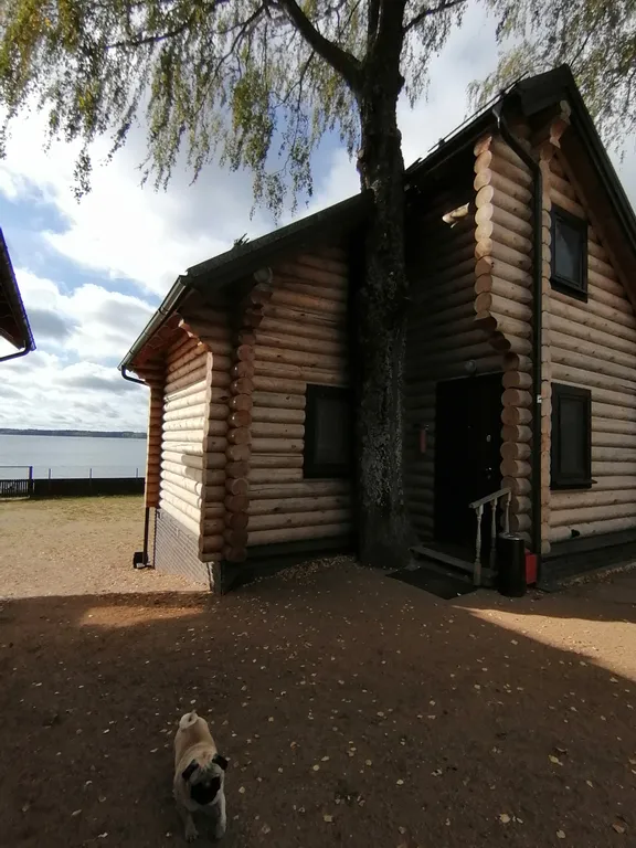 Уютный коттедж с видом на озеро