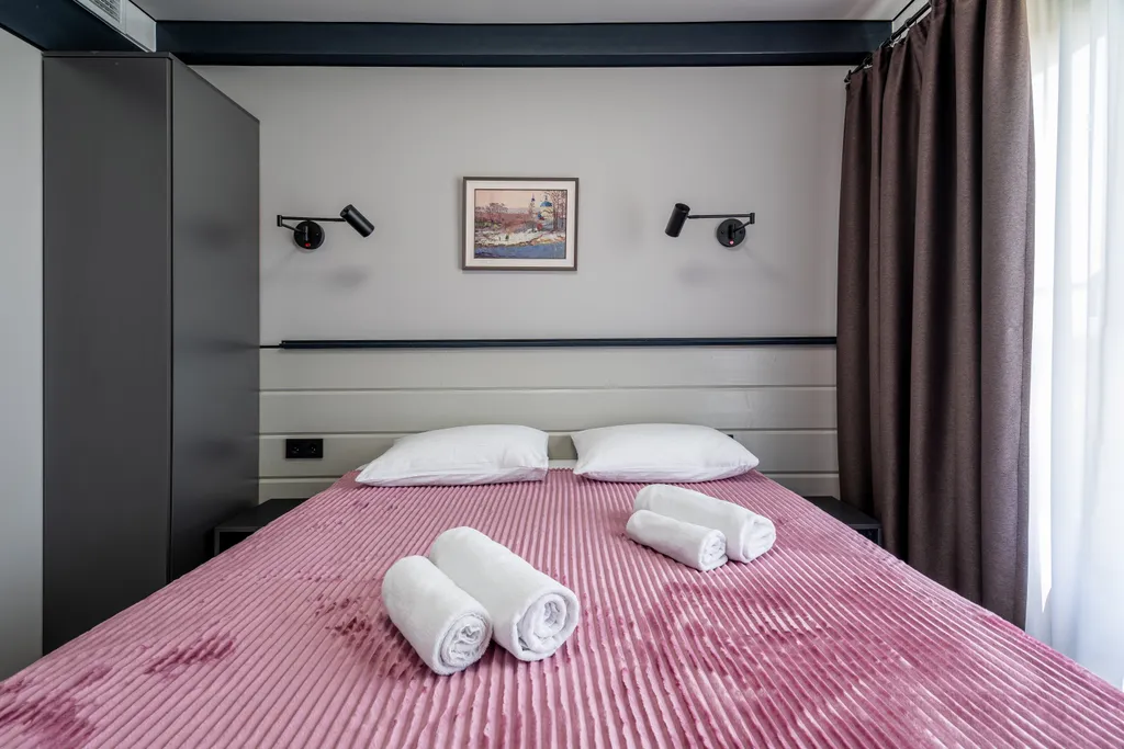 Розовый домик в Загородном клубе у Плещеева озера