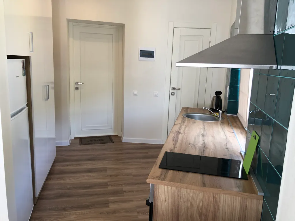 Семейные апартаменты с балконом №02 на 5 человек